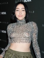 noah cyrus 12.jpg