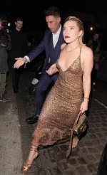 florence pugh 100.jpg