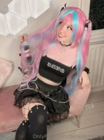 2023-03-15_Bubble_Gum_Emo-49.md.jpeg