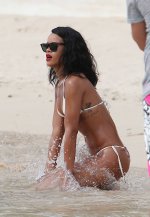 rihanna 263.jpg