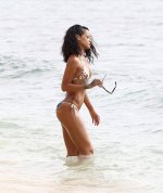 rihanna 266.jpg