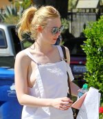 elle-fanning-nude.jpg